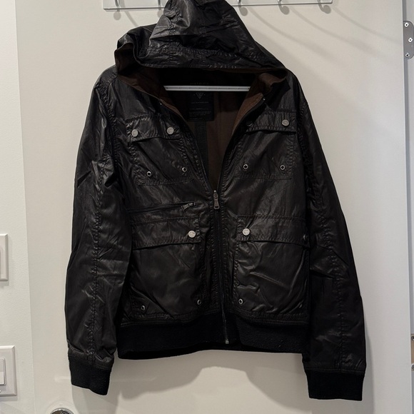 ๐ฅ๐ฅ๐ฅGuess Black Windbreaker Sporty Jacket with excellent condition - Picture 6 of 9